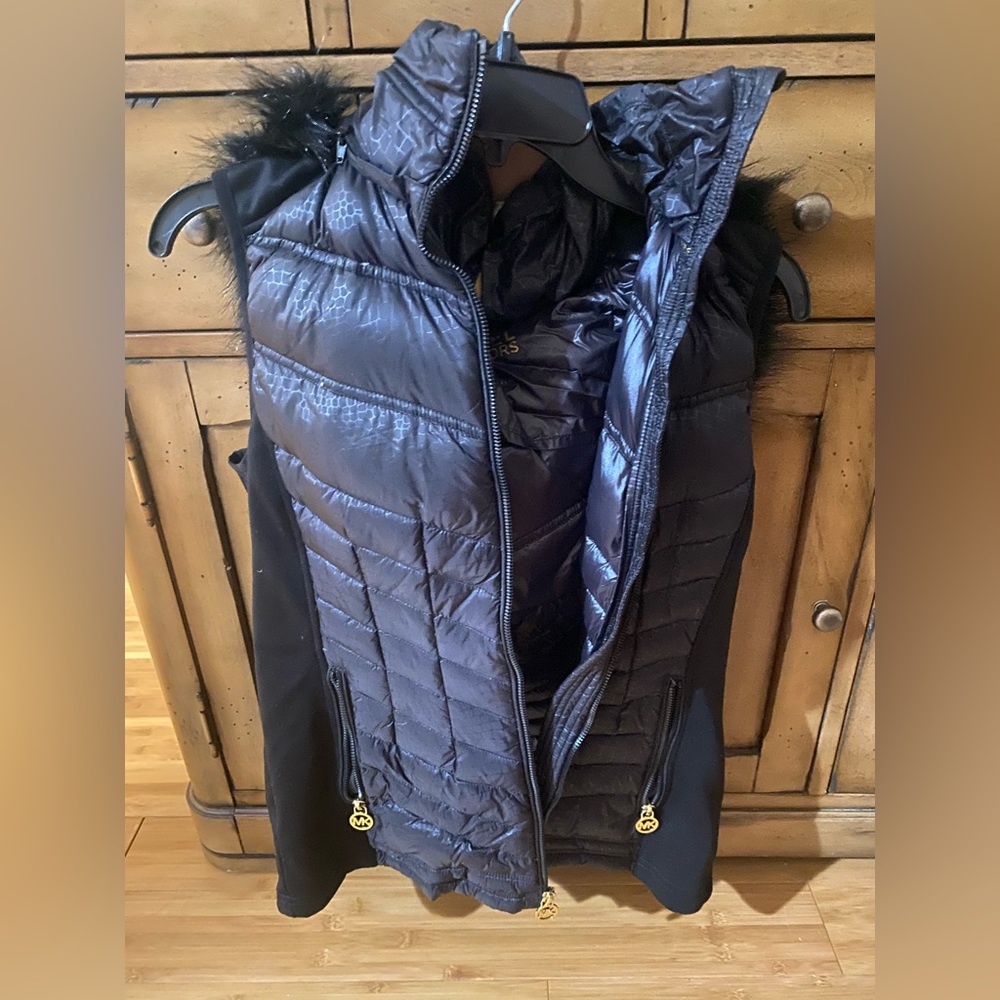 Michael Kors packable Vest. Down filled.  Black with black fur hood  medium